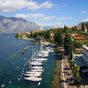 Excelsior Bay 4*, Malcesine Italy