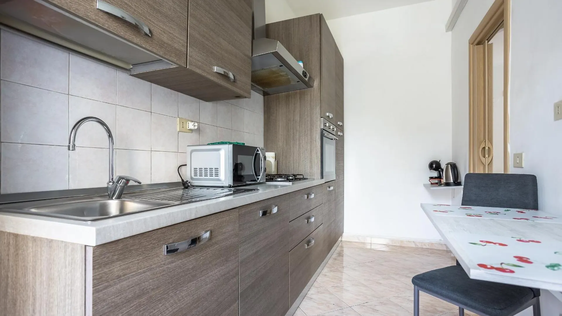 Portside Aparthotel Roma 0*,  Italia